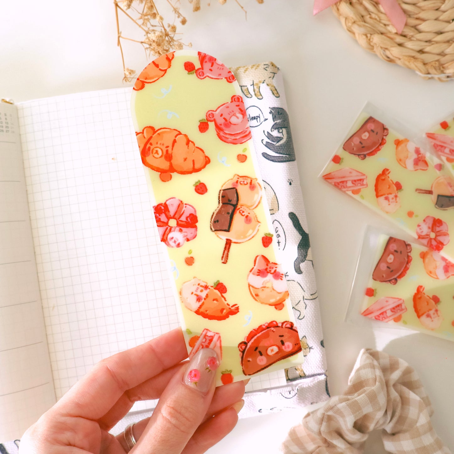 Bookmark Clear - Konbini Friends