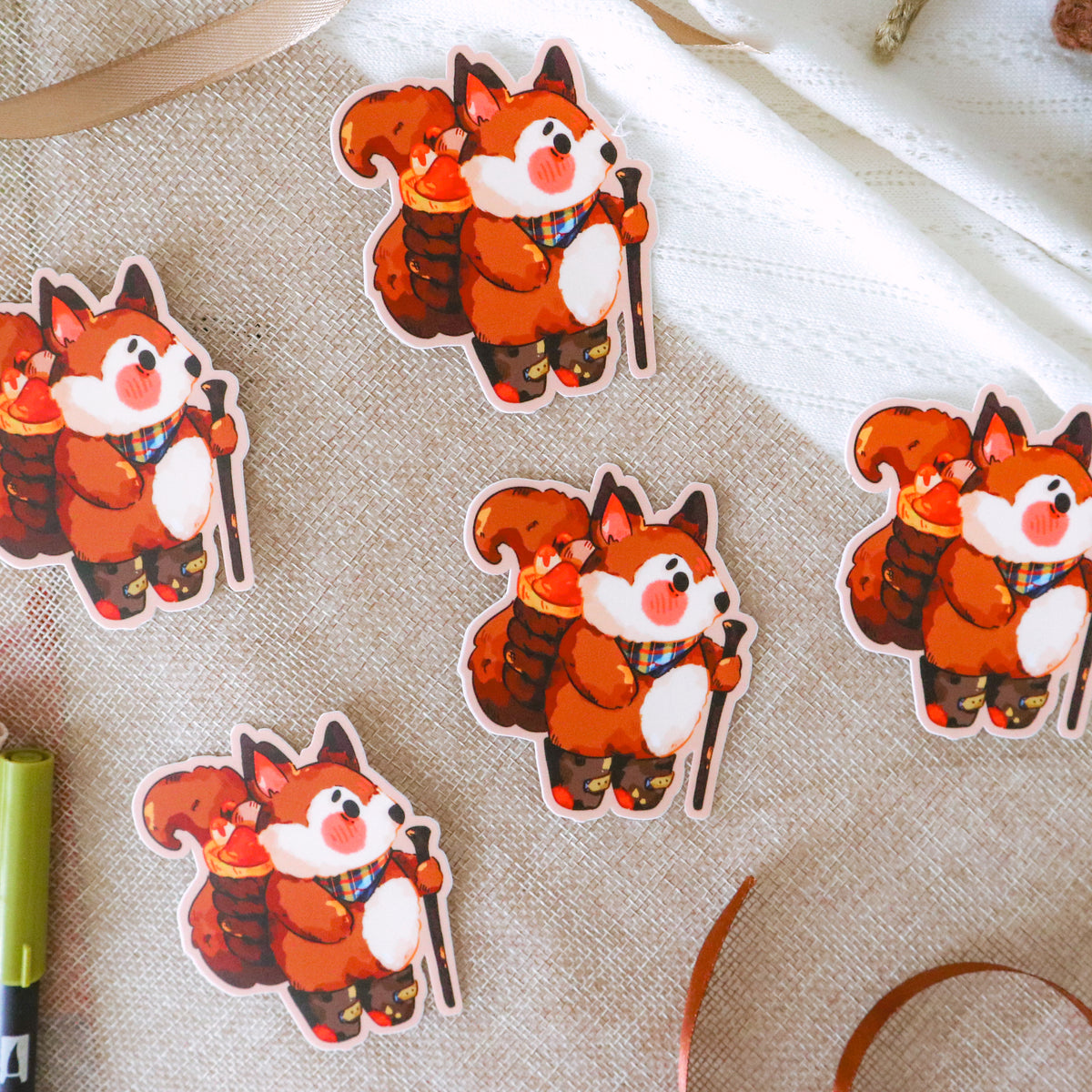 Sticker Flake Vinyl Matte - Woodland Squirrel